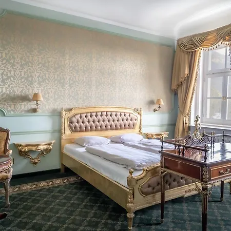 Szálloda Robenstein & -