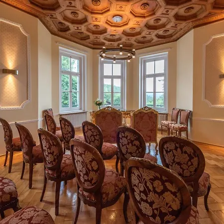 Szálloda Robenstein & -