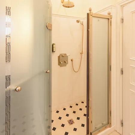 Robenstein & - Szálloda 4*