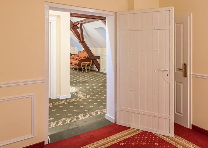 Robenstein & - Hotel