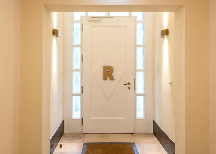 Robenstein & -